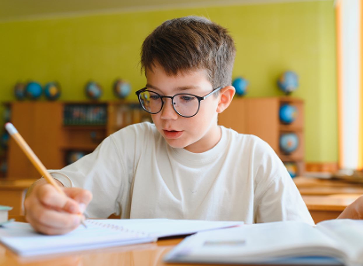 Miopía infantil: cómo detectarla y qué hacer para frenarla